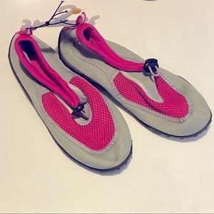 West Loop Kids-Girls Pink Water Shoes. Lg.4/5 & M.2/3